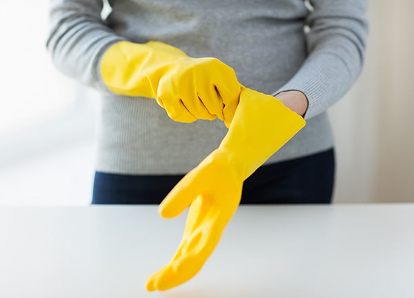 Yellow rubber gloves.